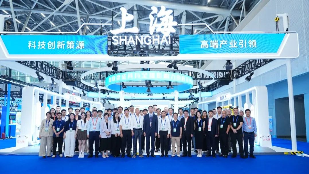 2025中博会，蔚建抹灰机器人展示智能建造硬实力