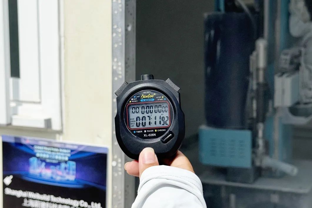 蔚建喷涂机器人亮相首届粤港澳建筑机器人大赛