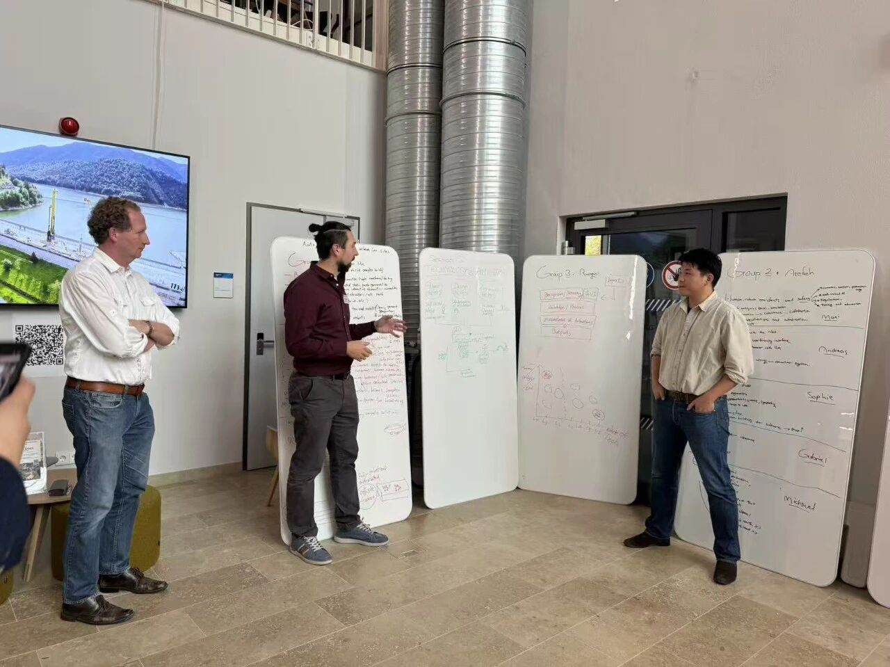 蔚建科技受邀参加欧洲建筑机器人解决方案研讨会(CoRoSL2025)蔚建科技CTO毛家振博士受邀参会 分享了蔚建科技在建筑机器人领域的技术成果及项目应用案例