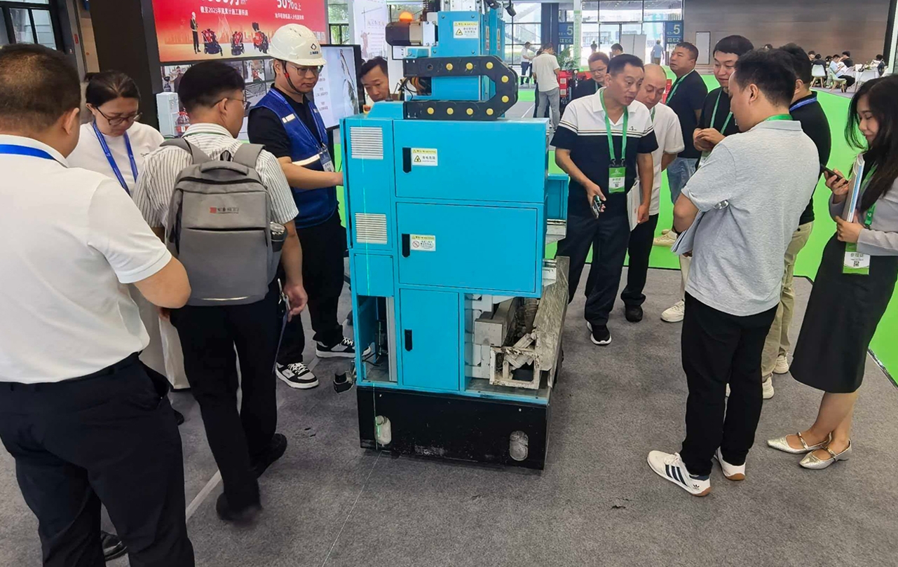 Weijian Technology makes its debut at the 2026 Changsha Construction Expo, with robot technology solving the problem of "dirty, messy, and heavy" construction!(图3)