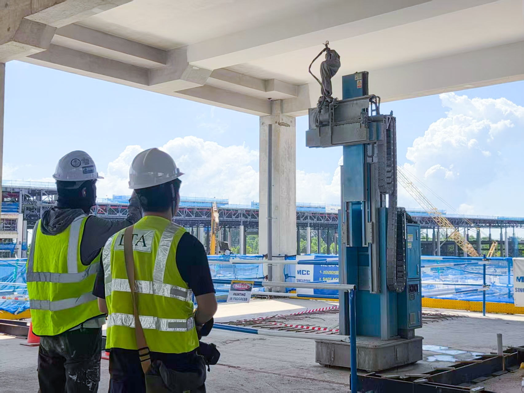 The Singapore subway project has fully introduced robots, and the Weijian spraying robot has been successfully applied on the cross island line!